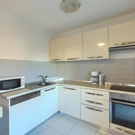 Holiday home Mit Privatpool Fuer 14 Personen Ca 190 Qm In Liznjan, Istrien Suedkueste Von Istrien *