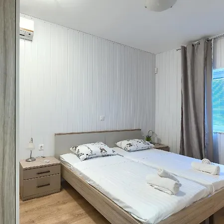 Mit Privatpool Fuer 14 Personen Ca 190 Qm In Liznjan, Istrien Suedkueste Von Istrien Liznjan