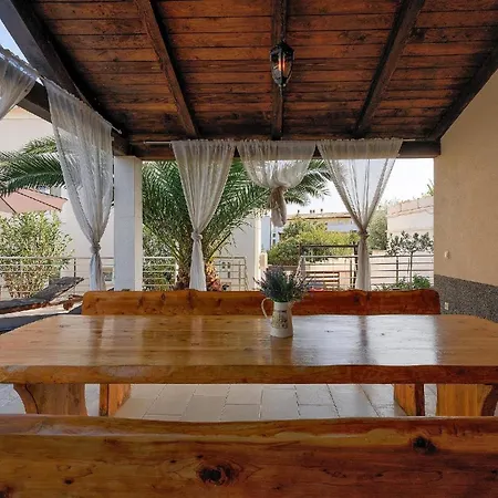 Mit Privatpool Fuer 14 Personen Ca 190 Qm In Liznjan, Istrien Suedkueste Von Istrien Holiday home Liznjan