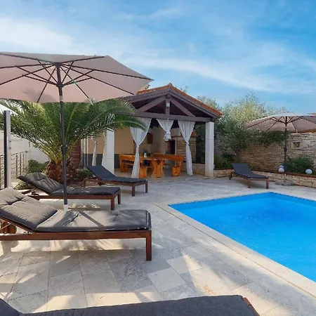 Holiday home Mit Privatpool Fuer 14 Personen Ca 190 Qm In Liznjan, Istrien Suedkueste Von Istrien Liznjan